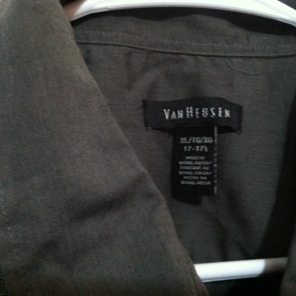 Mens Van Heusen Short Sleeve Dress Shirt XL - Picture 4 of 8